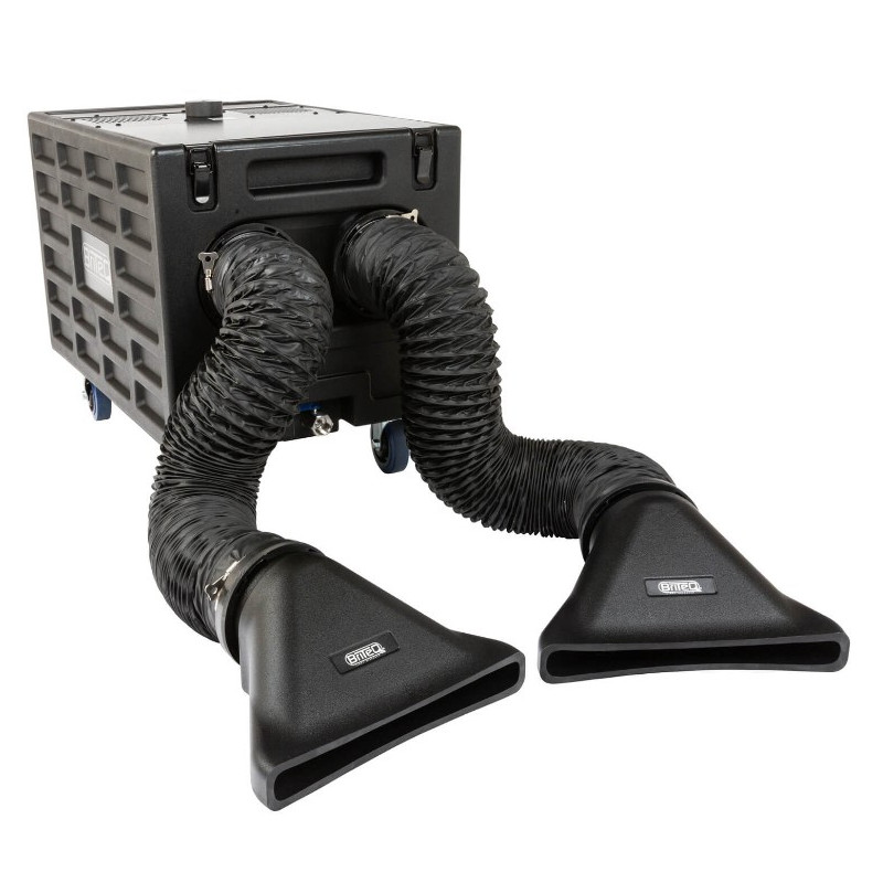 MACHINE A FUMEE LOURDE 2 SORTIES DANS UN FLIGHTCASE 3000W BRITEQ